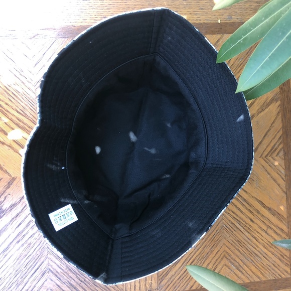 SALE 🚨 Snakeskin Reversible Cotton Bucket Hat - Picture 4 of 7